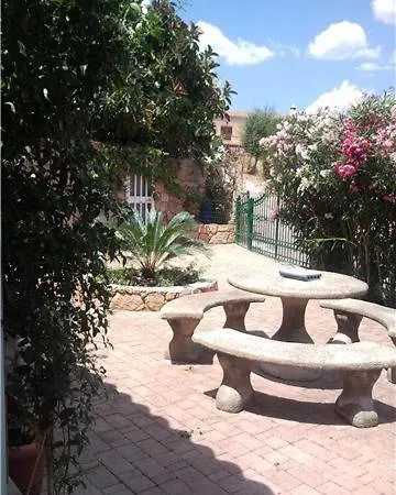 La Finestra Sul Mare לינה וארוחת בוקר